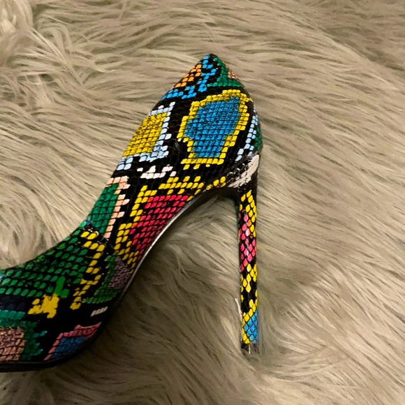 Rainbow snake heels! - Picture 3 of 6